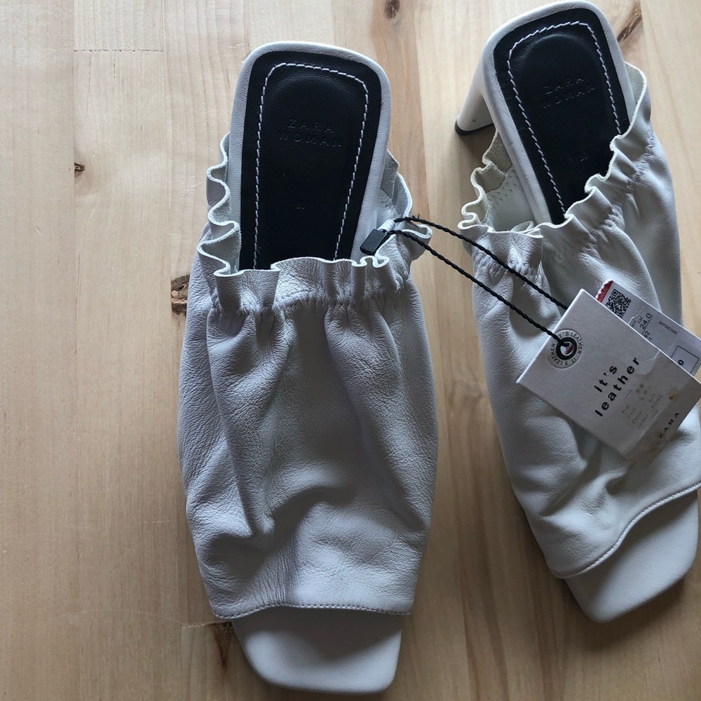 NWT Zara Heel